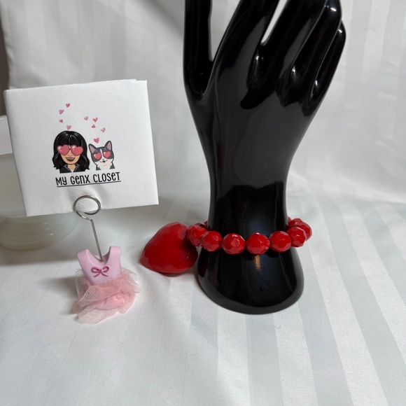 β€οΈβ¨ Bold, fun, and full of love! β¨β€οΈ - Picture 2 of 5